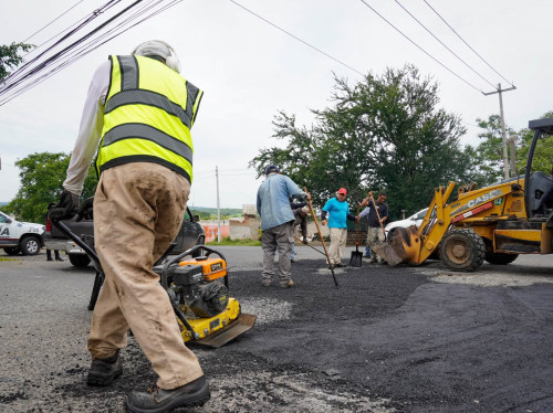 Avanza programa de bacheo en Juanacatlán para mejorar la seguridad vial