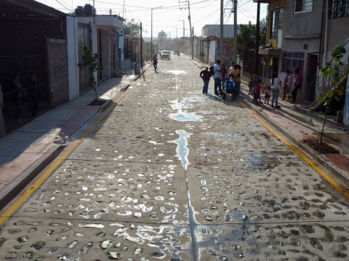 El Salto: Entregan calle en La Huizachera y anuncian nuevas obras de infraestructura