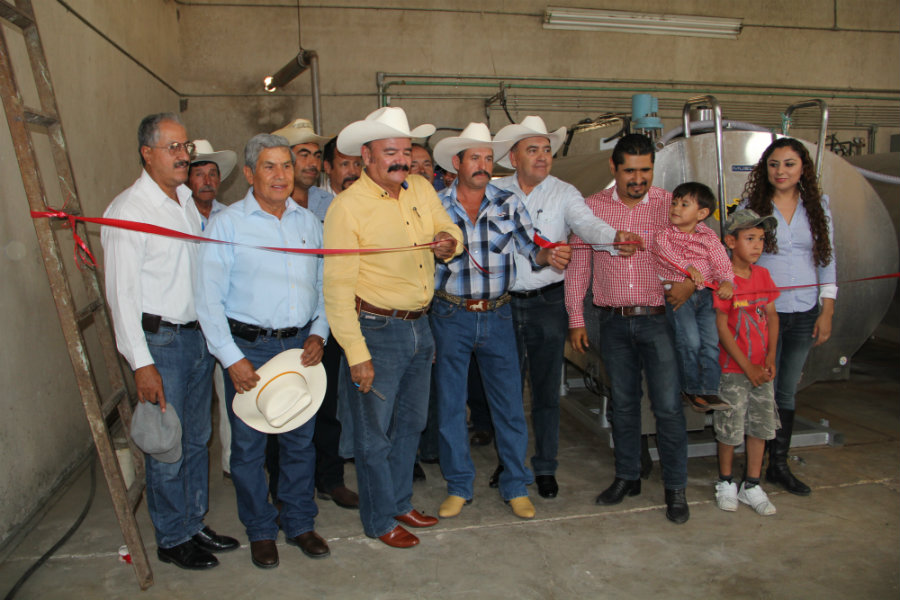 Apoyan a ganaderos y agricultores de la Ex Hacienda