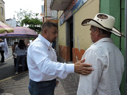 Buscará Arnoldo Licea más y mejor  transporte público