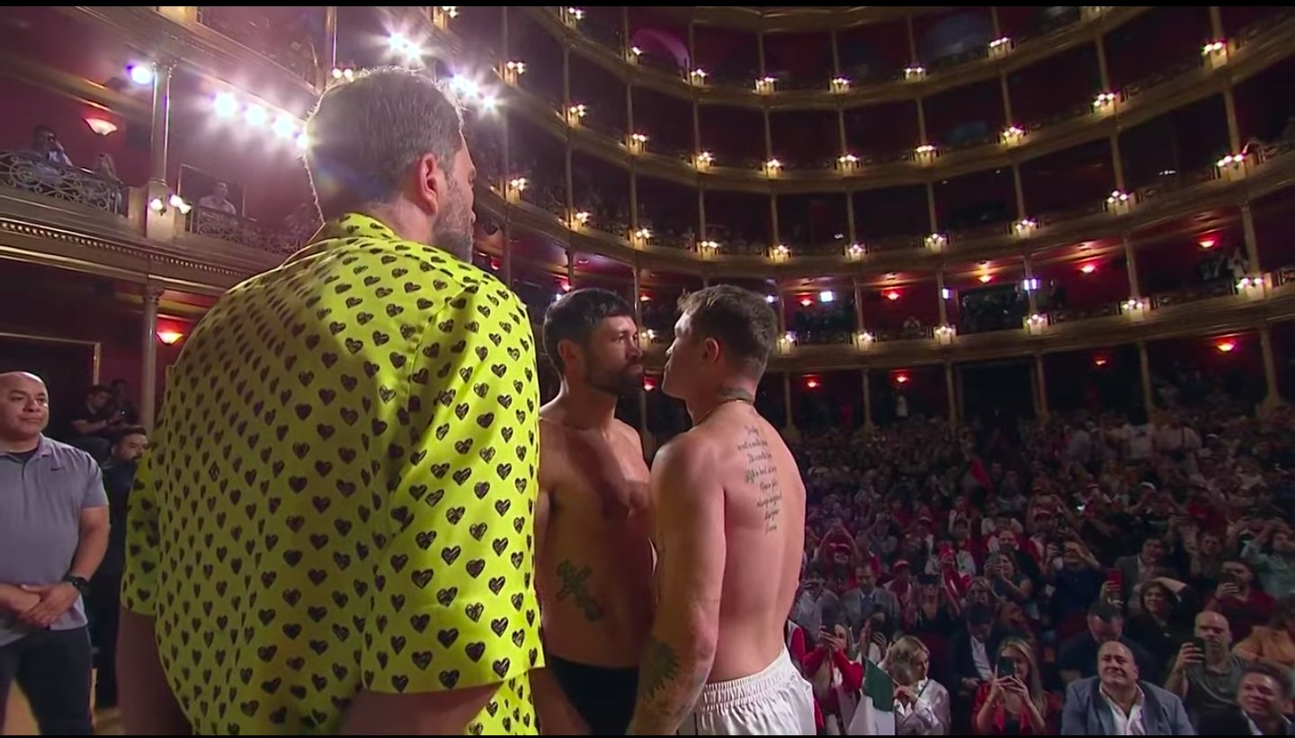 ‘Canelo’ en peso y listo para su combate en el Estadio Akron