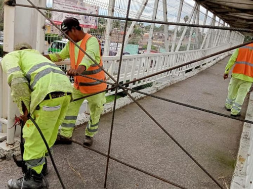 Cierran temporalmente puente peatonal de carretera a Chapala en Las Pintas