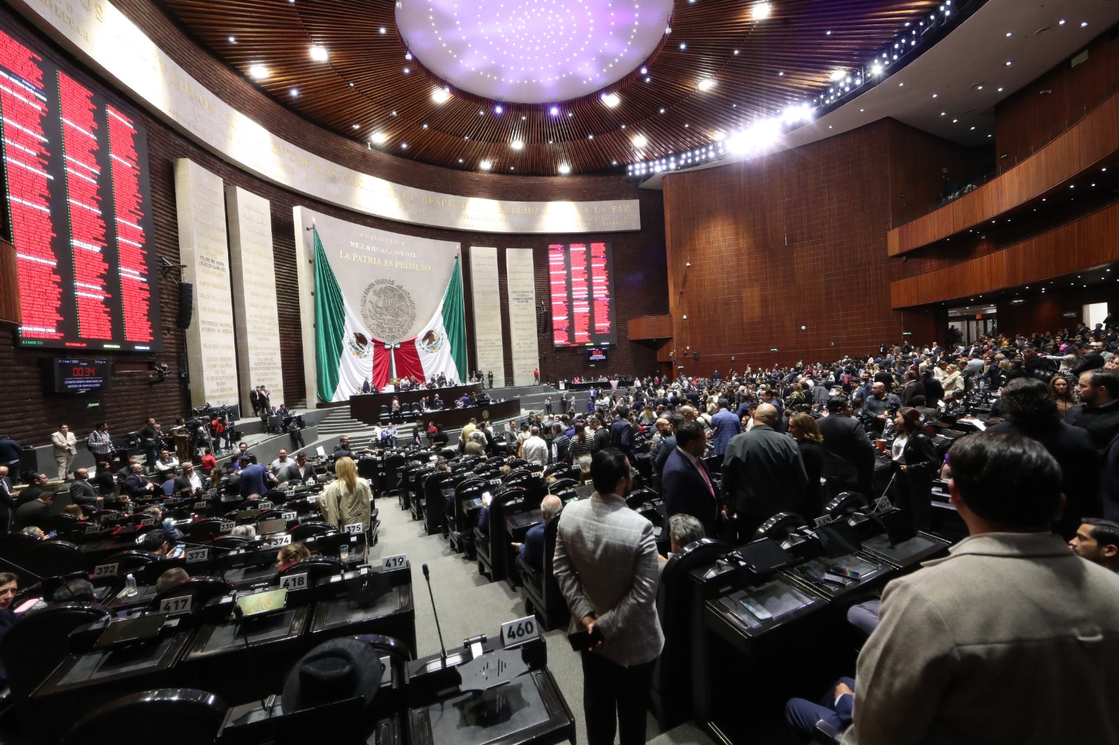 Diputados aprobó, por mayoría calificada y con cambios, reformas que extinguen siete órganos autónomos