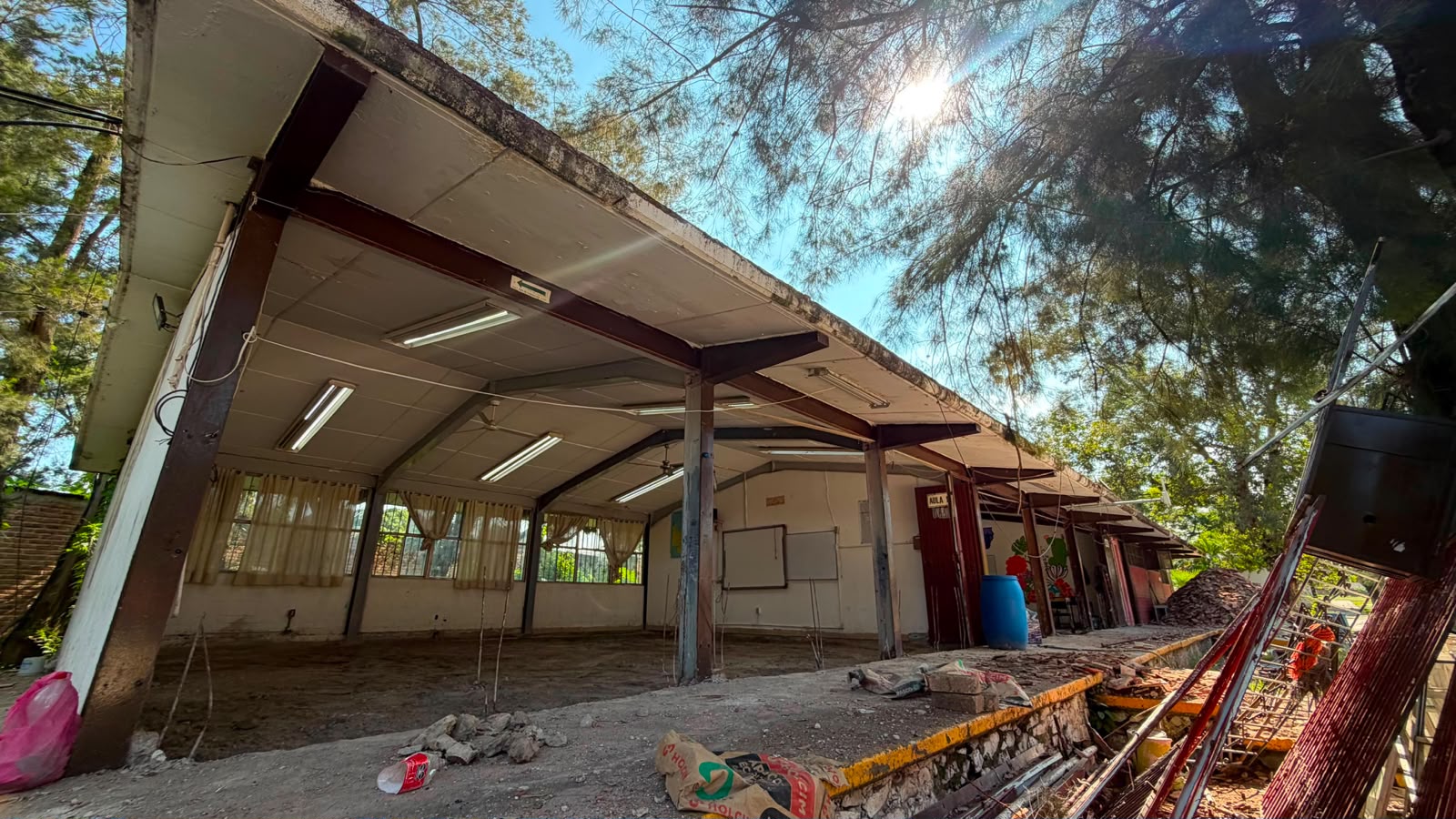 El Salto impulsa rehabilitación de escuelas con trabajo conjunto entre municipio, INFEJAL