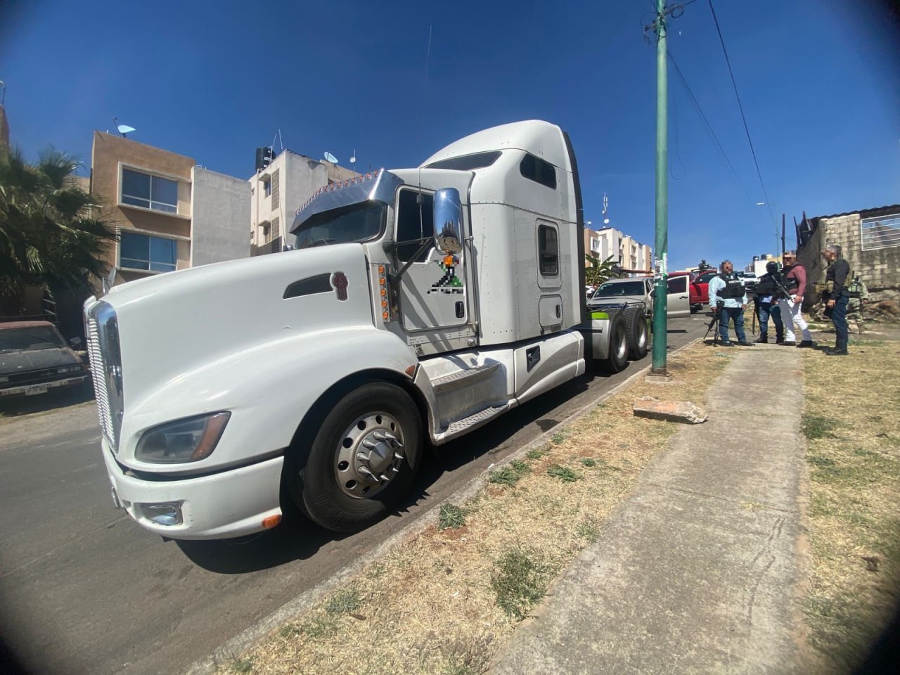 En El Salto: recuperan vehículo y mercancía en Cima Serena
