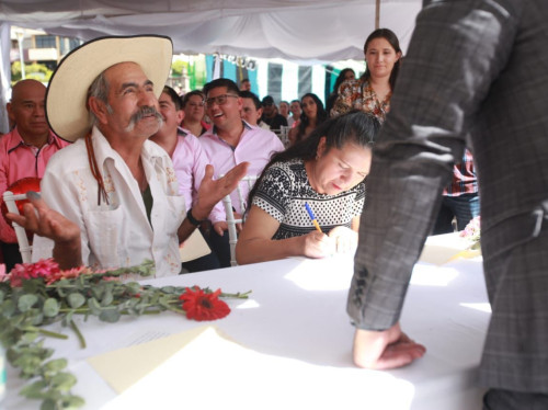 En Zapotlanejo: se casan 69 parejas en boda colectiva el Día del Amor y la Amistad