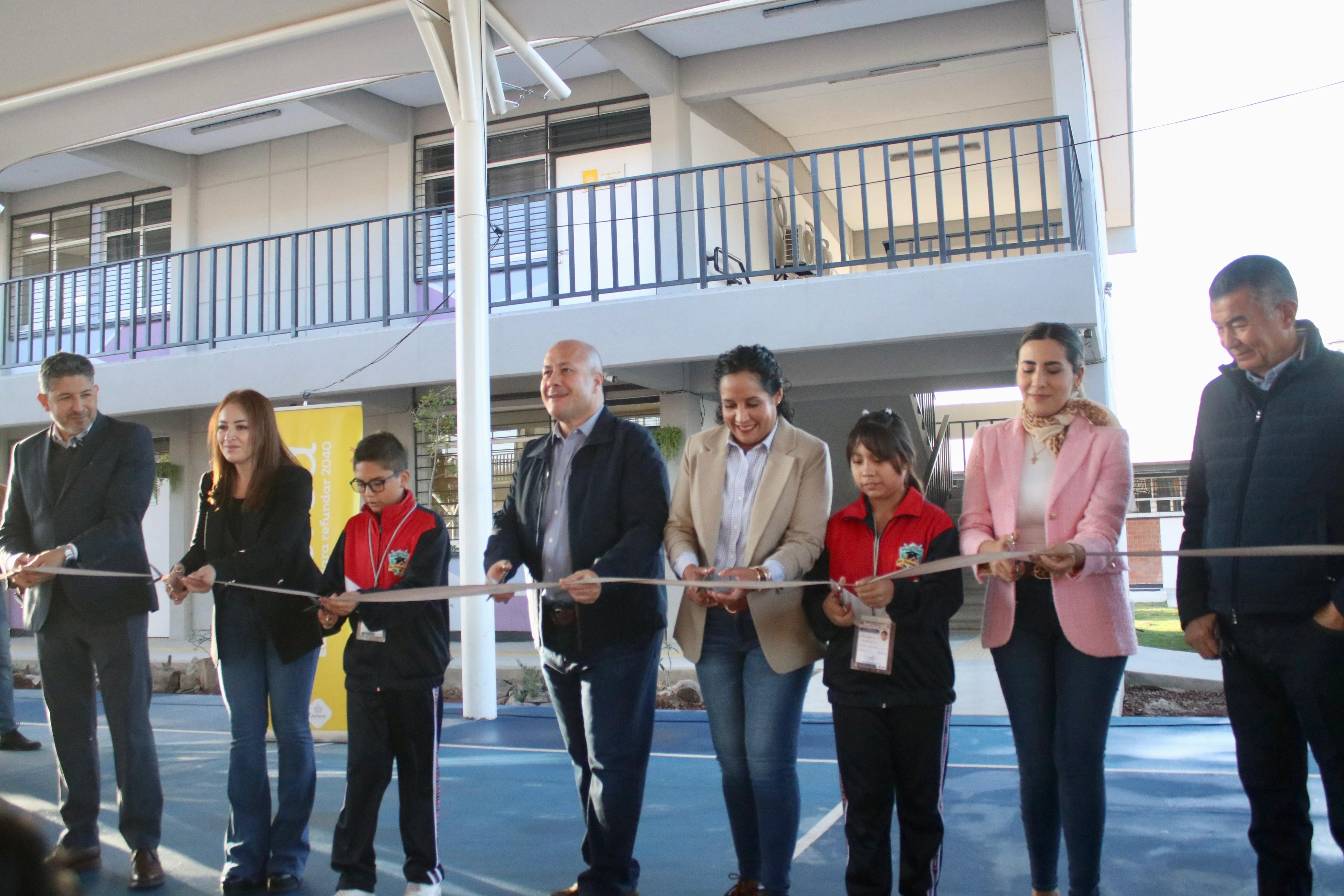 Entregan rehabilitación de Secundaria 130 en Lomas de El Salto