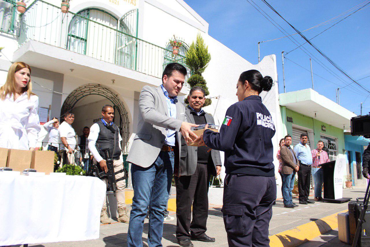 Entrega Santillán 11 patrullas nuevas