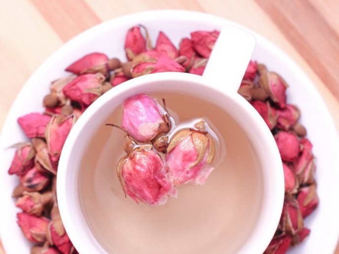 Familia y Hogar: beneficios de la infusión de rosas