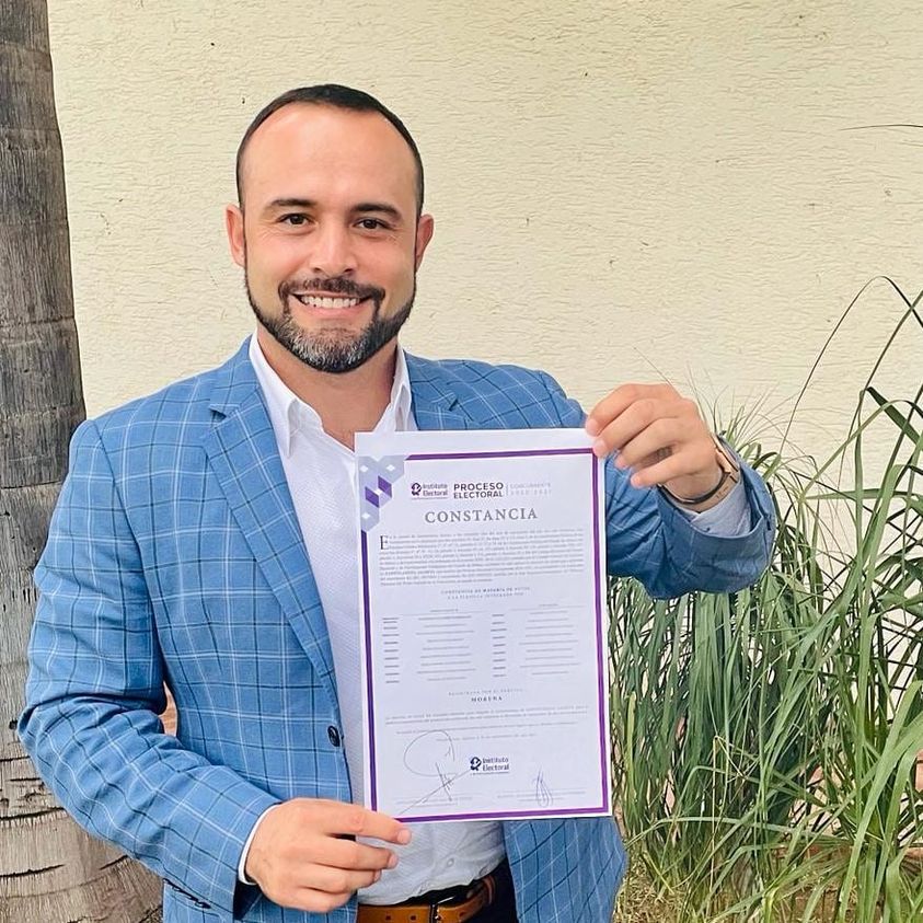 Gonzalo Álvarez recibió Constancia de Mayoría