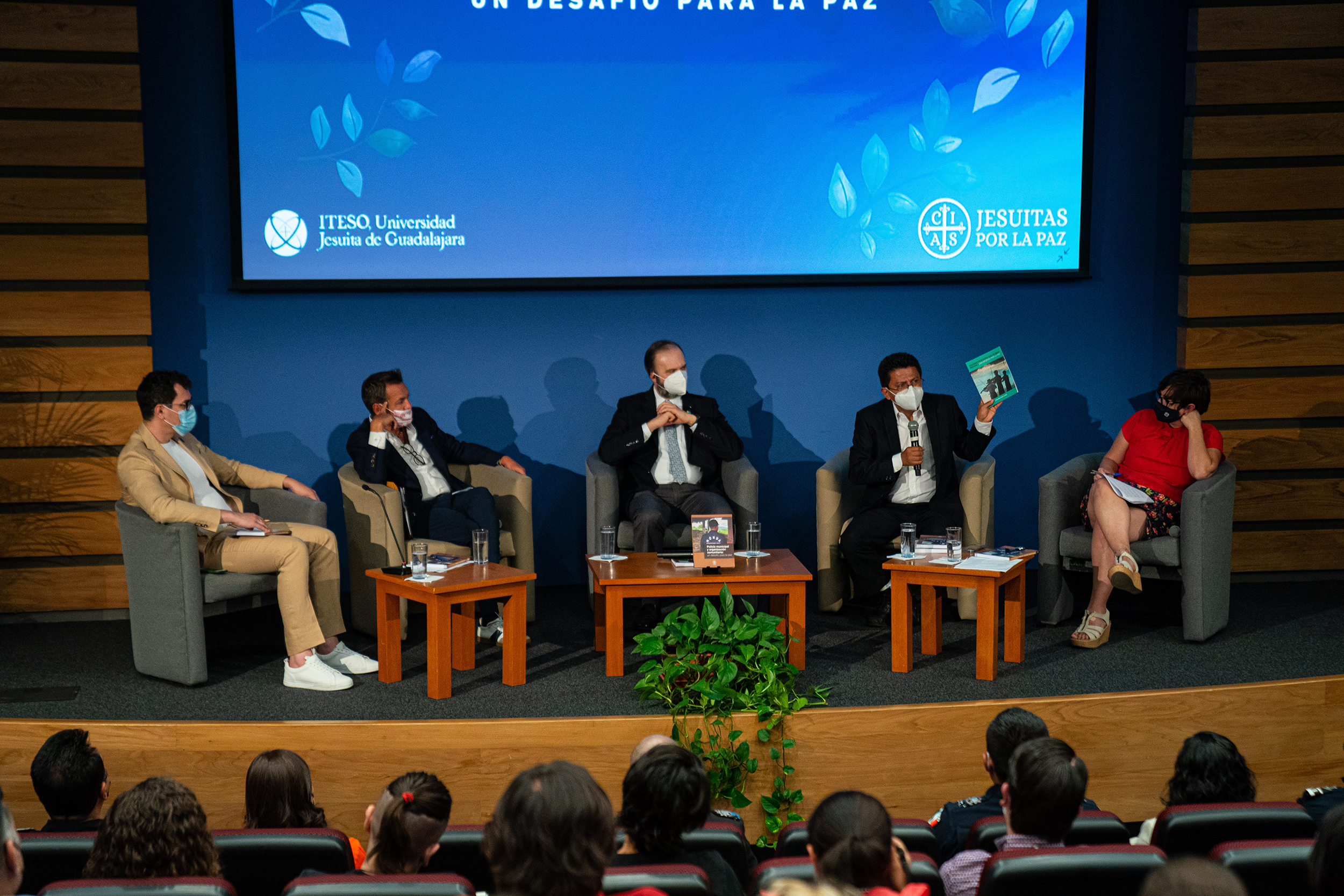 Ofrecen propuestas para mejorar a las policías municipales