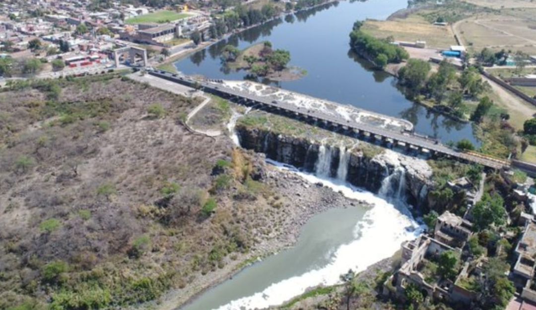 Sólo dos nefrólogos atienden a afectados por contaminación en zona del Río Santiago