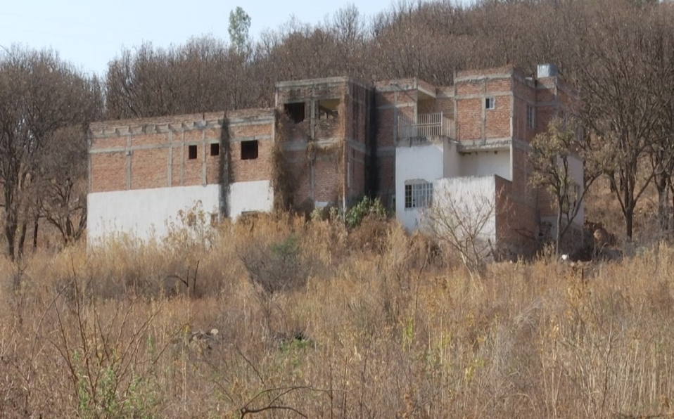 Suman 75 los cadáveres en fosa clandestina de El Saucillo