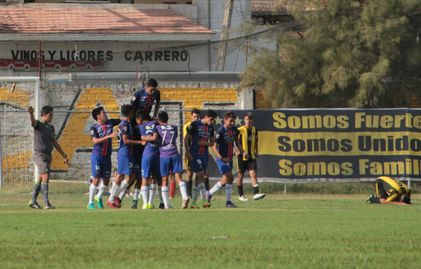 Cierra Gorilas con derrota